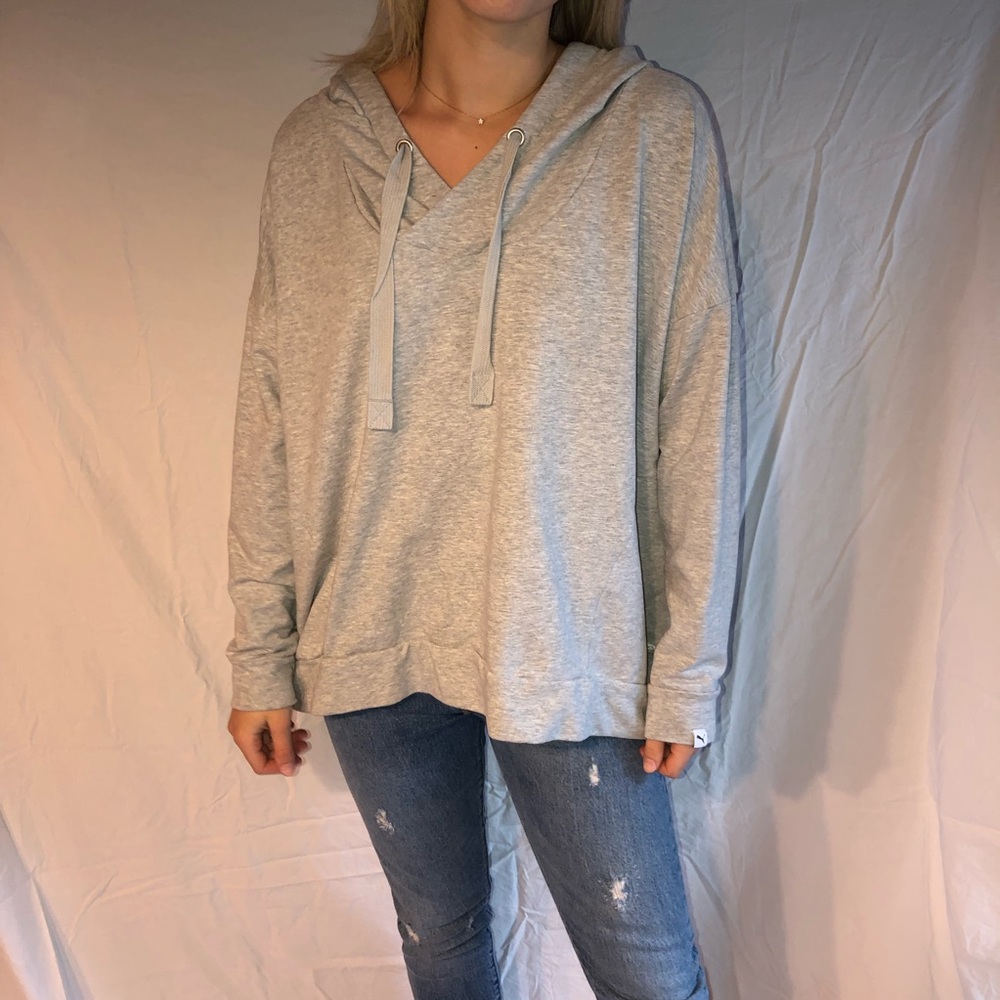 Gray puma sweatshirt